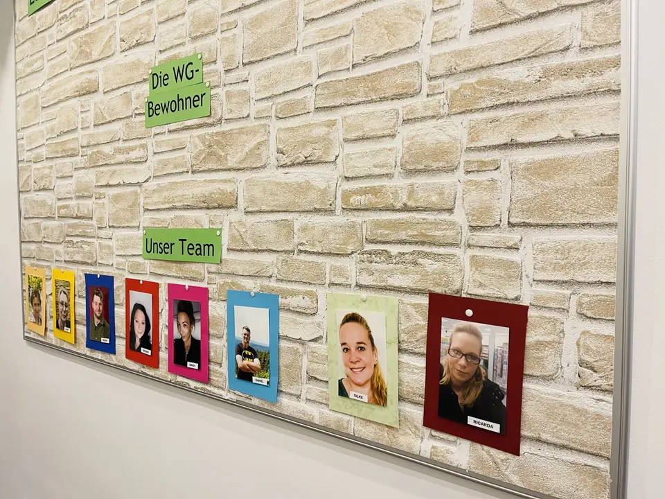 Fotowand „Die WG-Bewohner“ und „Unser Team“