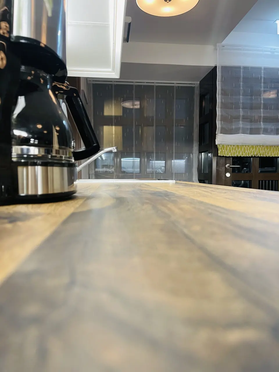 Küchenzeile mit Kaffeemaschine